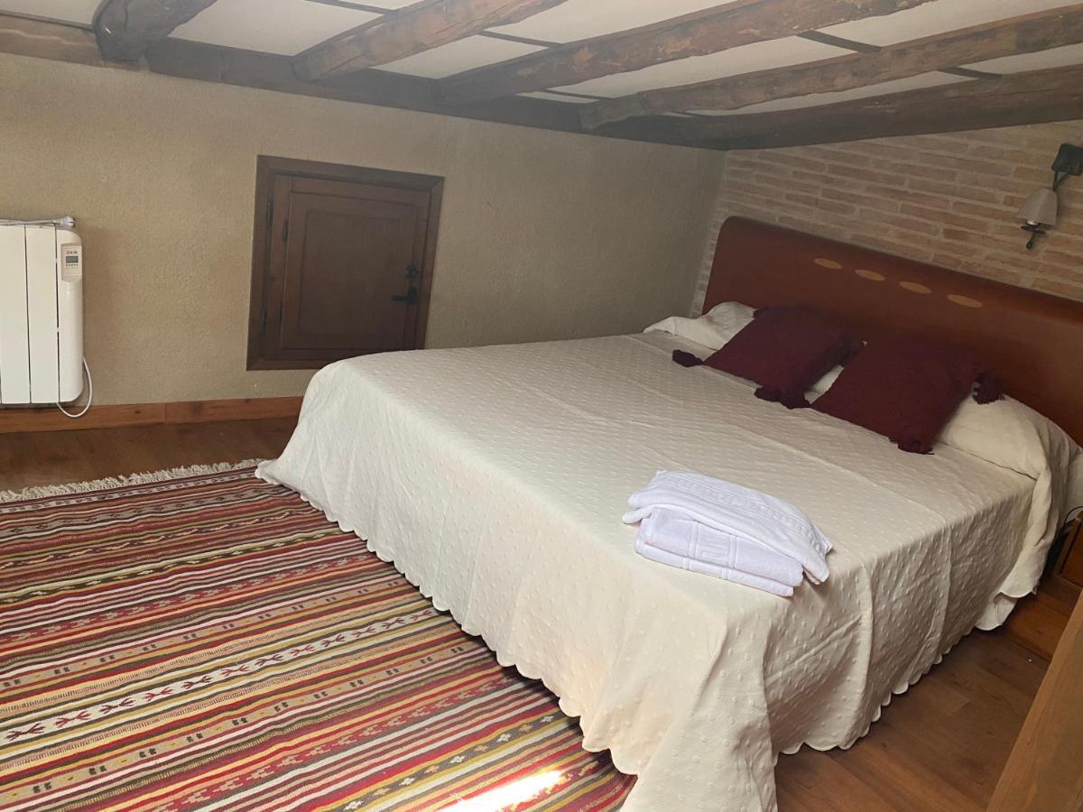 Salas Bajas Casa Zapatero En Somontanoヴィラ エクステリア 写真
